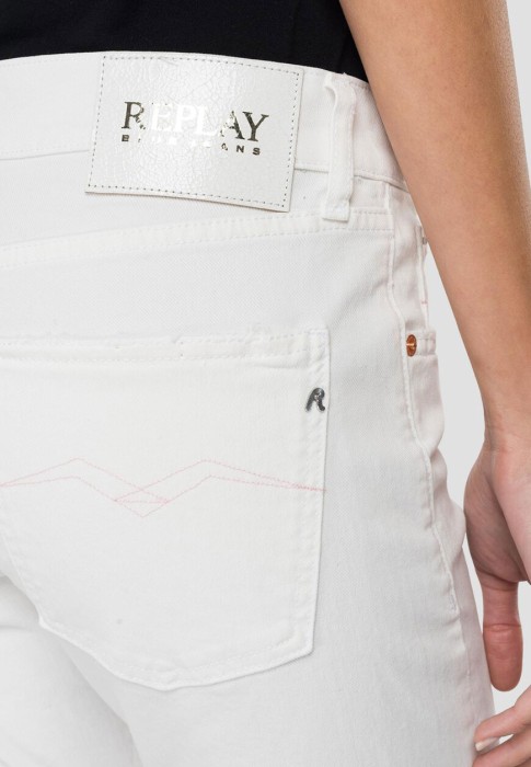 джинсы  для взрослого возраста с изнаночной стороны