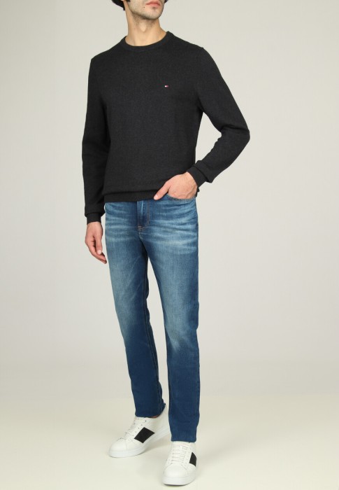 джинсы  по цене 15330 руб вид справа