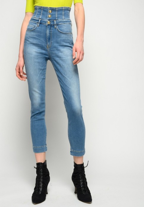 Товар голубого цвета с внутренней стороны