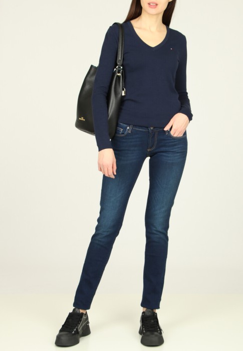 джинсы  от бренда tommy jeans вид слева