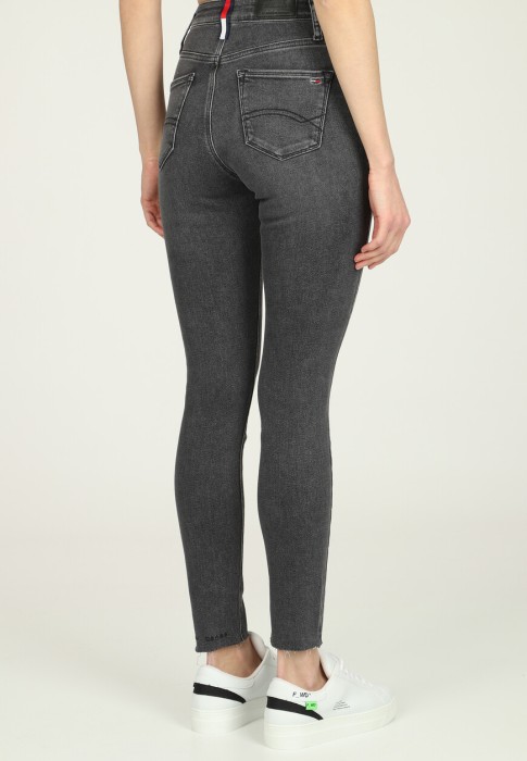 Товар серого цвета с внутренней стороны