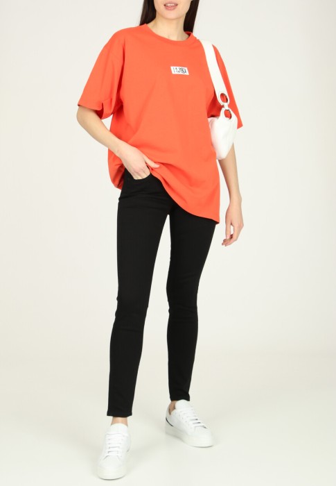 джинсы  по цене 14630 руб вид справа