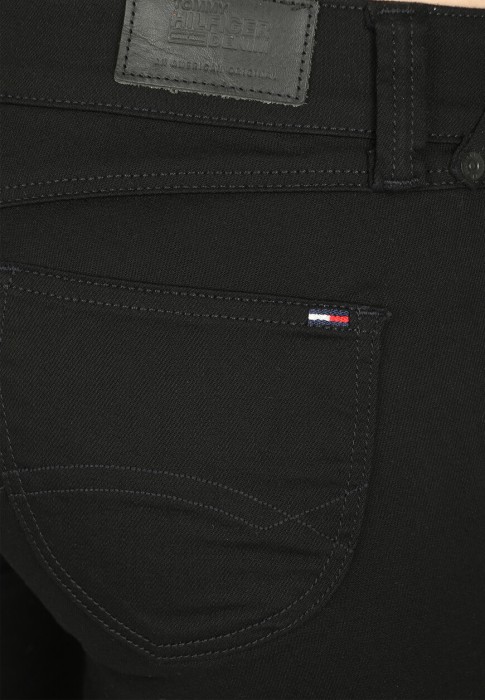 Товар черного цвета с внутренней стороны