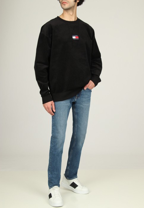 джинсы  от бренда tommy hilfiger вид слева