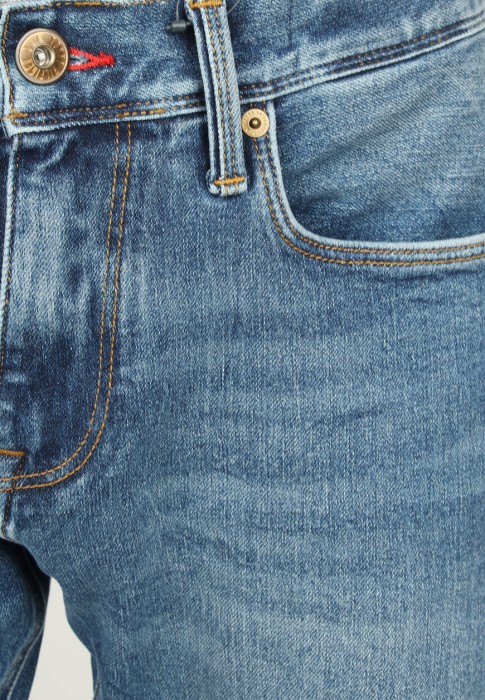 Товар синего цвета с внутренней стороны