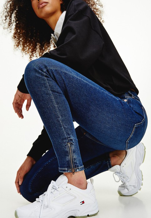 Товар синего цвета с внутренней стороны