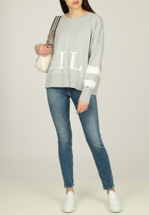 джинсы  от бренда tommy jeans вид слева