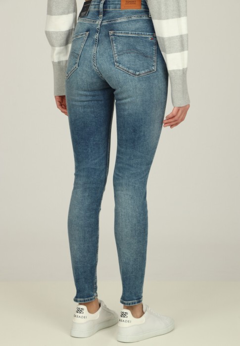 Товар синего цвета с внутренней стороны