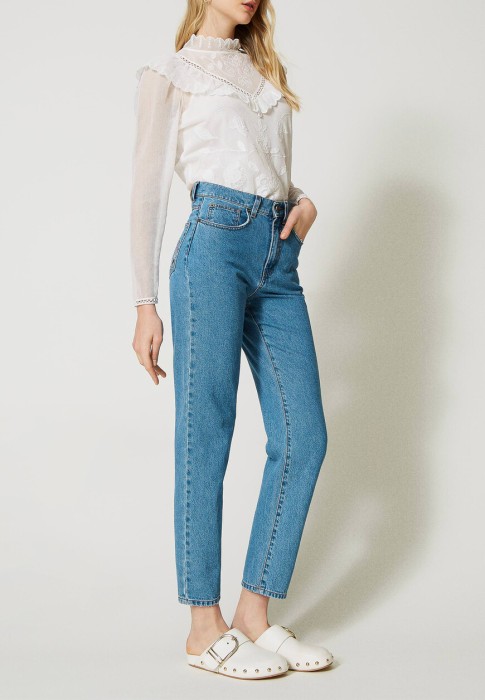 джинсы  из проверенных материалов спереди