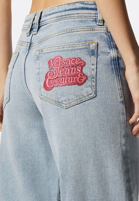 Товар синего цвета с внутренней стороны