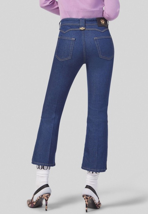 Товар синего цвета с внутренней стороны