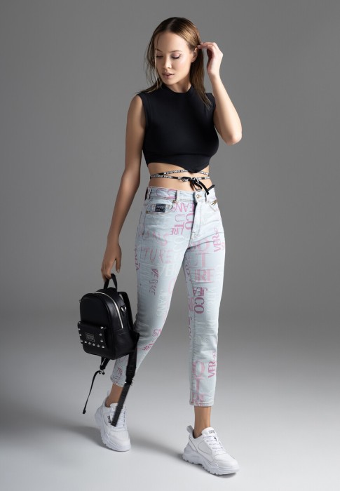 джинсы  по цене 52430 руб вид справа