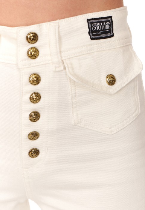 Товар белого цвета с внутренней стороны