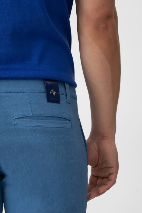 Товар голубого цвета с внутренней стороны