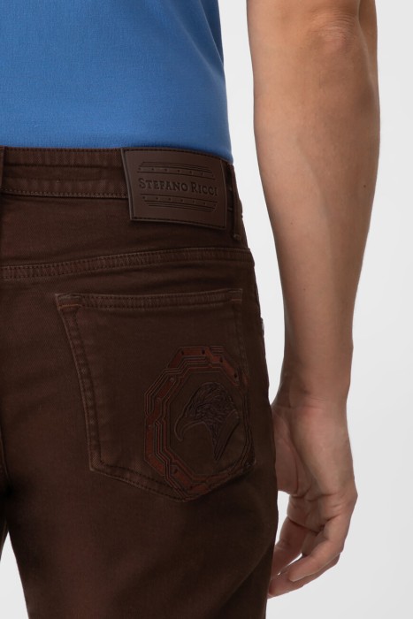 Товар коричневого цвета с внутренней стороны