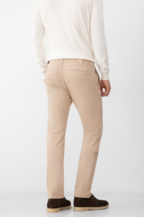 джинсы  по цене 71700 руб вид справа