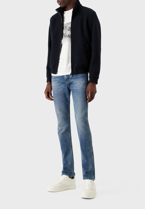 джинсы  по цене 18830 руб вид справа