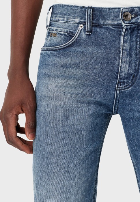 джинсы  из проверенных материалов спереди