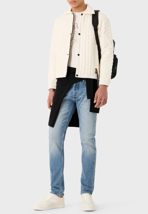 джинсы  от бренда emporio armani вид слева