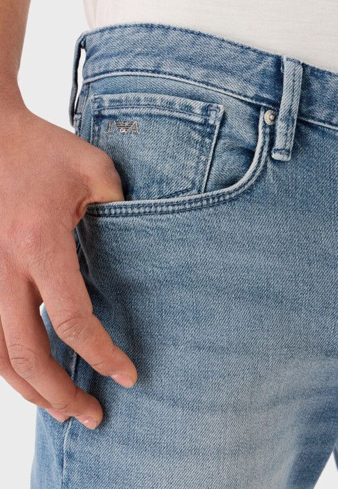 джинсы  из проверенных материалов спереди