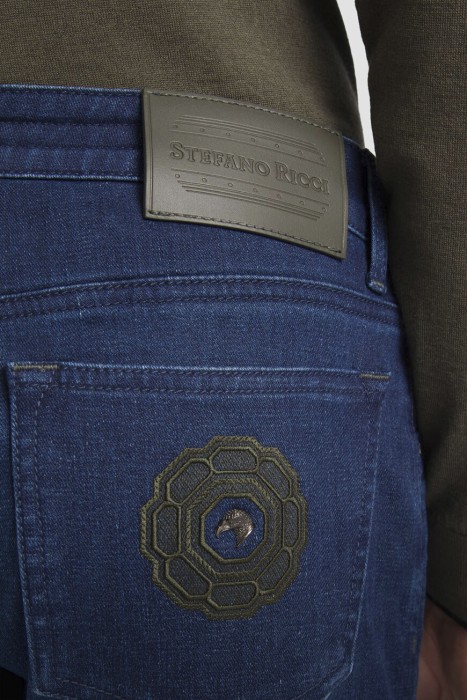 джинсы  из хлопка спереди