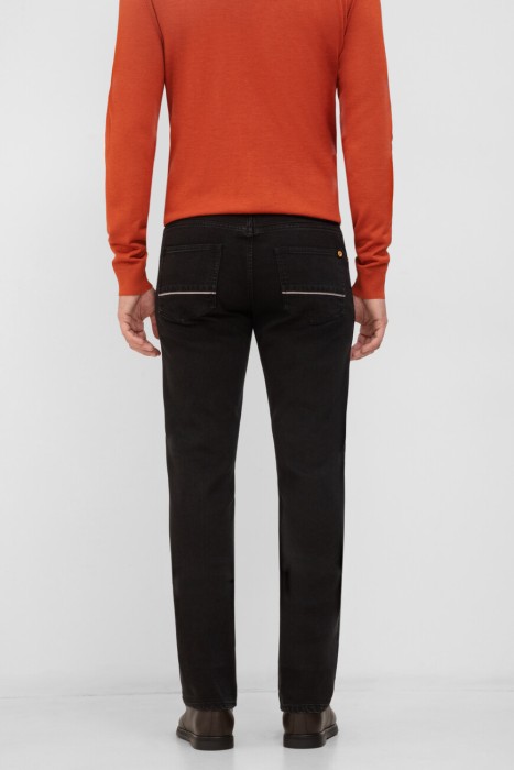 джинсы  по цене 71700 руб вид справа