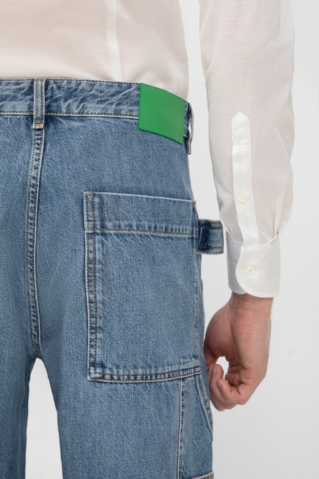 Товар синего цвета с внутренней стороны