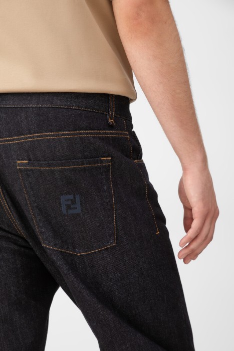 Товар синего цвета с внутренней стороны