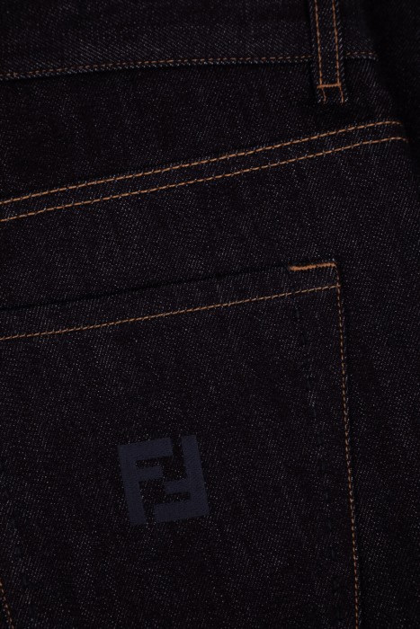 джинсы  для взрослого возраста с изнаночной стороны