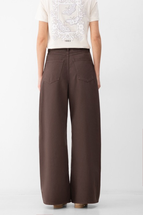 джинсы  по цене 23700 руб вид справа