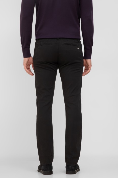 джинсы  по цене 63900 руб вид справа