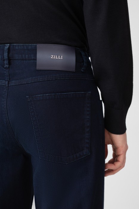 Товар синего цвета с внутренней стороны