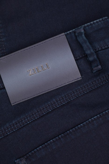 джинсы  для взрослого возраста с изнаночной стороны