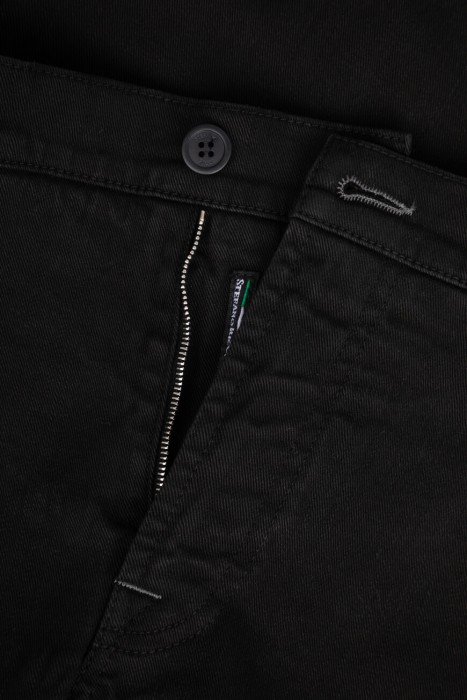 джинсы  из хлопка спереди