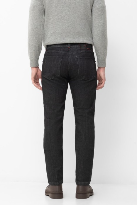 джинсы  по цене 111750 руб вид справа