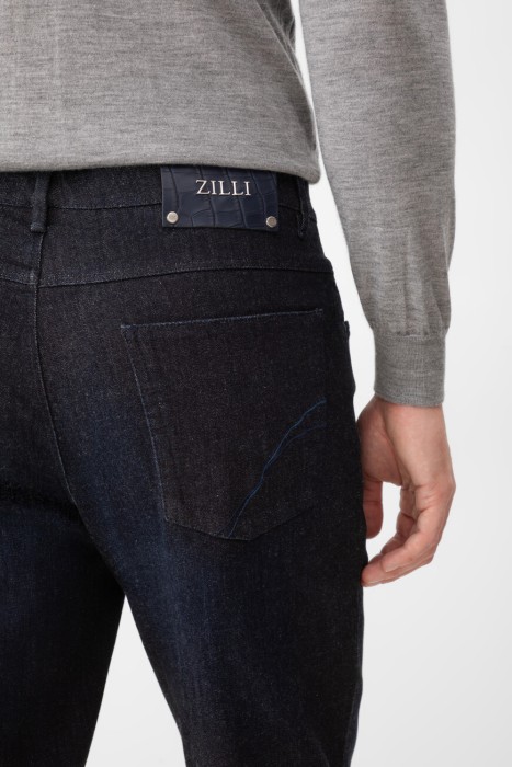 Товар синего цвета с внутренней стороны