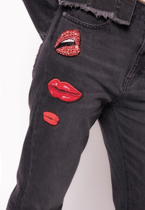 джинсы  из проверенных материалов спереди