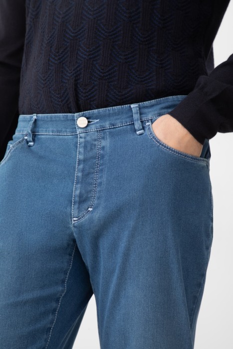 джинсы  из италии вид сбоку