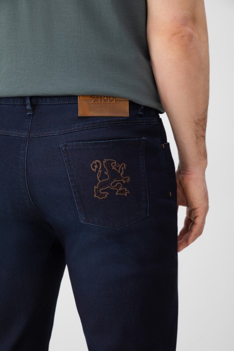 Товар синего цвета с внутренней стороны