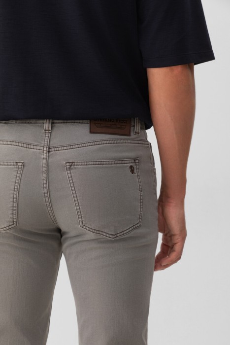 Товар серого цвета с внутренней стороны