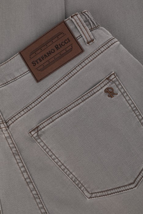 джинсы  для взрослого возраста с изнаночной стороны