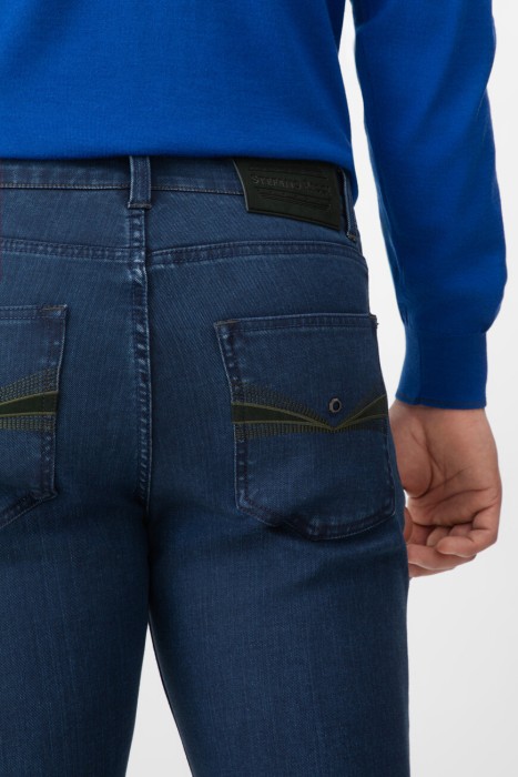 Товар синего цвета с внутренней стороны