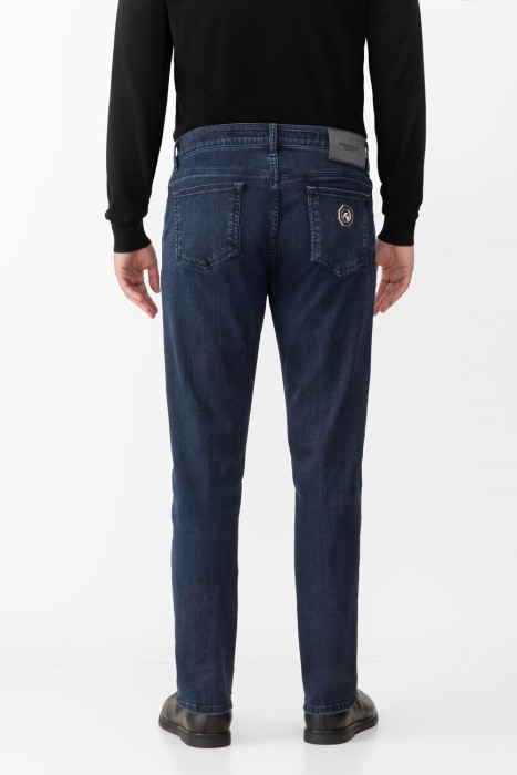 джинсы  по цене 71700 руб вид справа