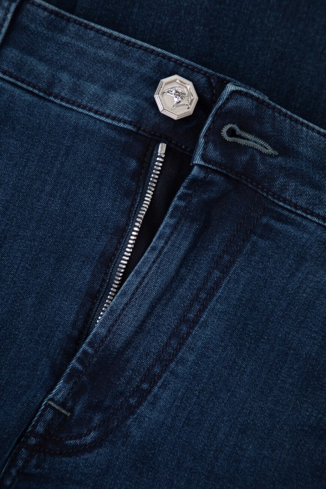 джинсы  из хлопка спереди