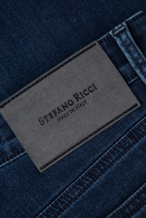 джинсы  для взрослого возраста с изнаночной стороны