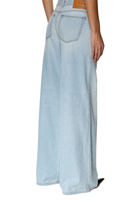 Товар голубого цвета с внутренней стороны