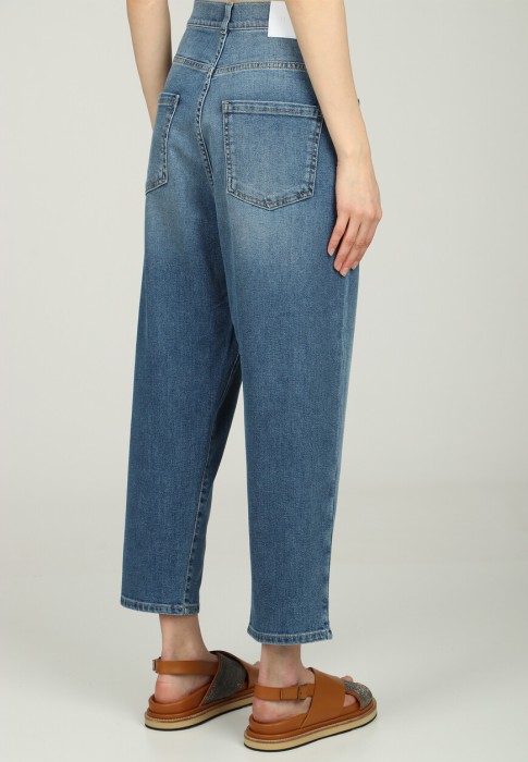 Товар синего цвета с внутренней стороны