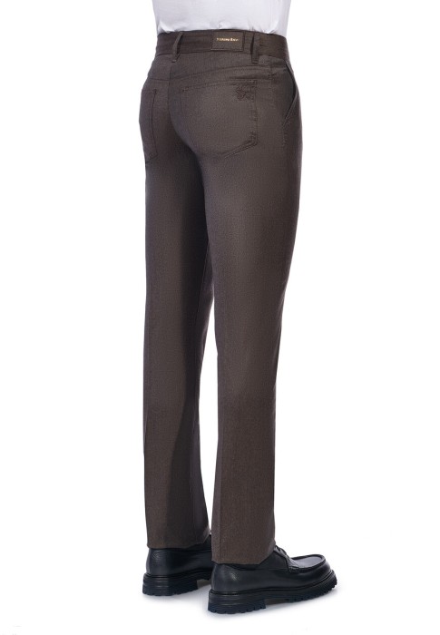 джинсы  из проверенных материалов спереди