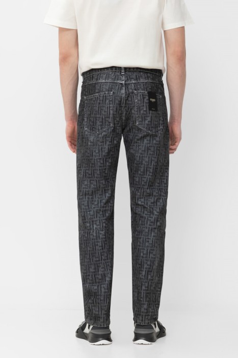 джинсы  от бренда fendi вид слева