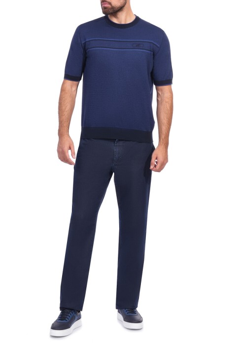 джинсы  по цене 107015 руб вид справа